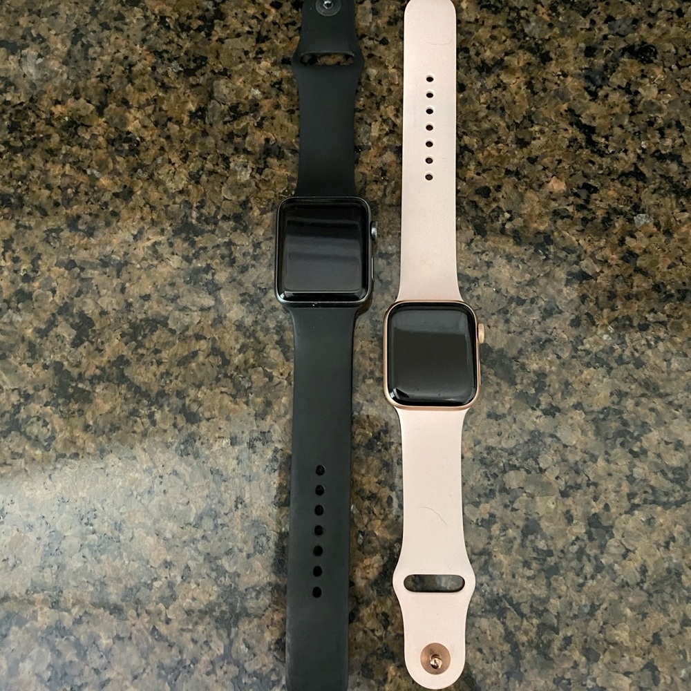 Apple Watch(S) series 3 & 4. READ DISCRT
